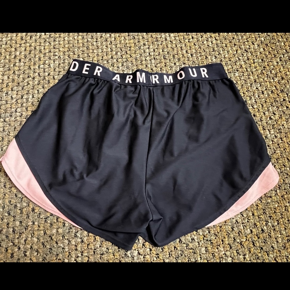 Under Armour Womens sz M black athletic/ workout/running shorts
